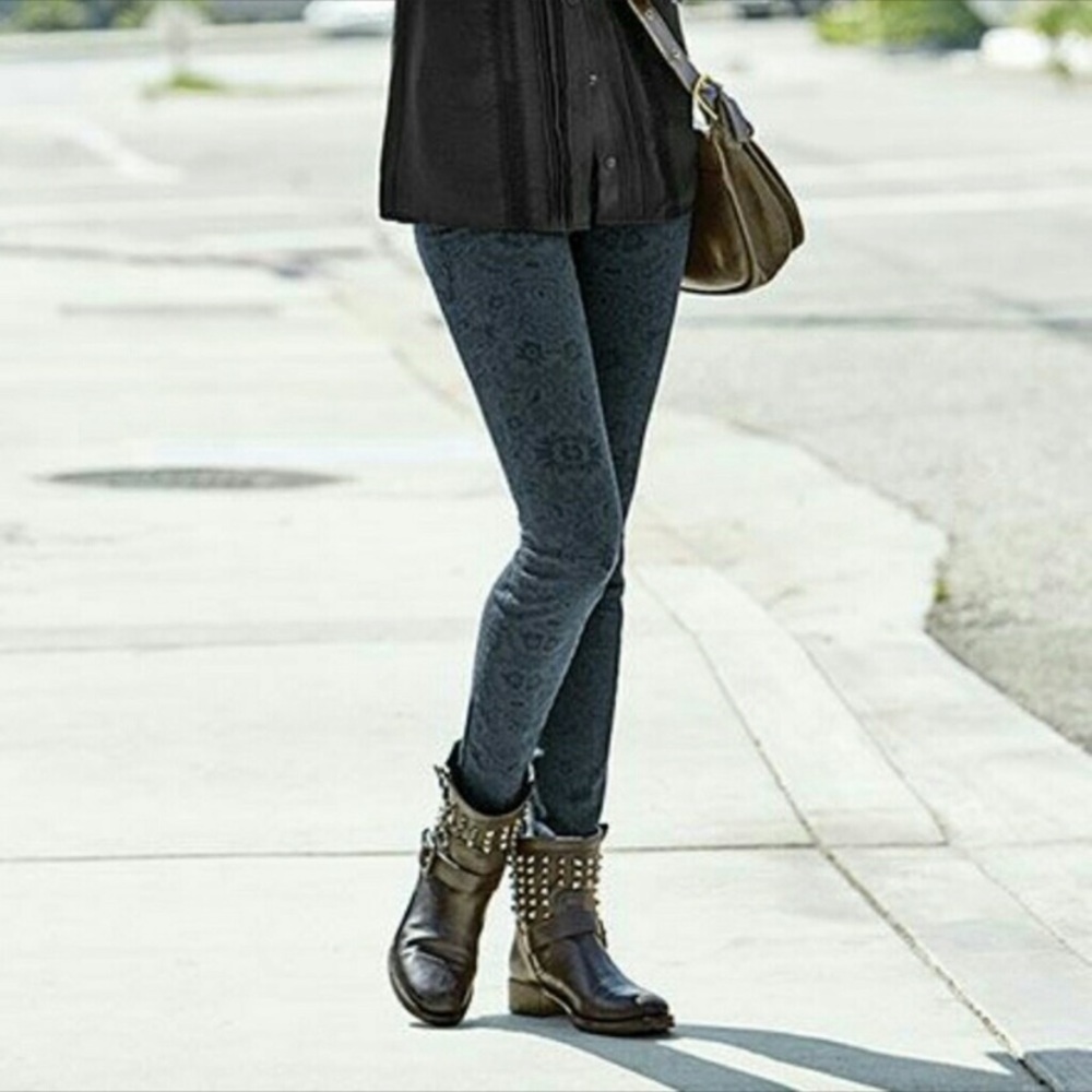 CAbi Mid-Rise Lace Print Black & Blue Skinny Jeans #3195, 6
